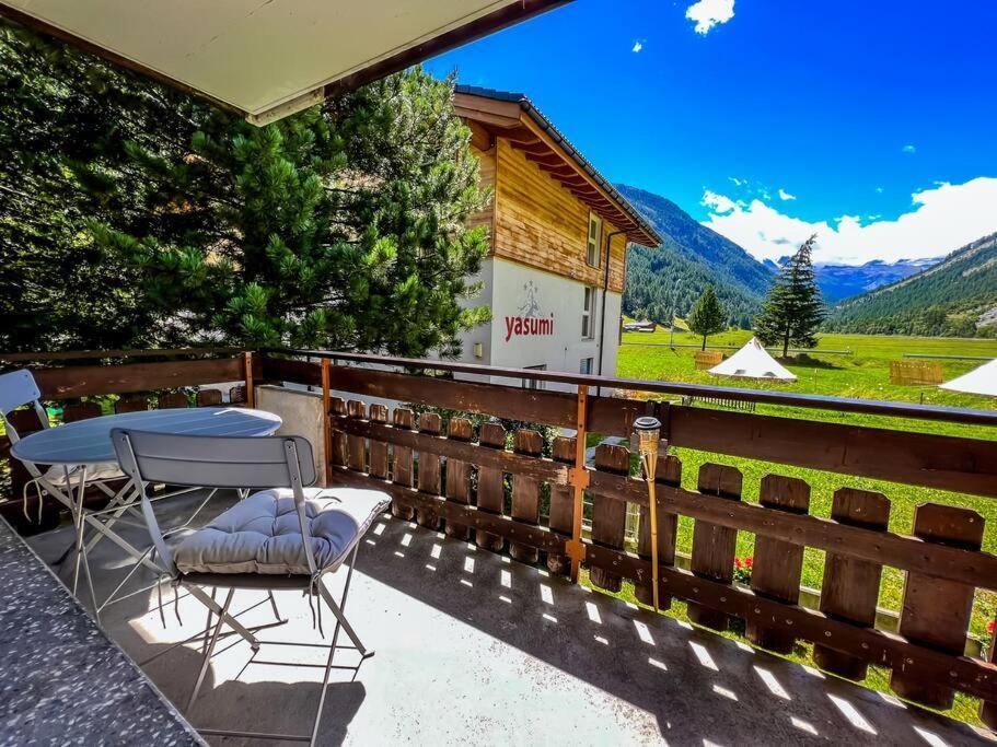 Panorama Apartment For 4 Near Zermatt Tasch Exterior photo